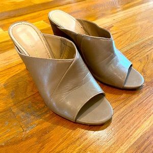 Neutral open-toe wedges